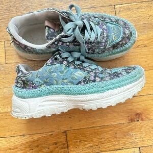 Coach sneaker size 8.5 Women green embroidered detailed